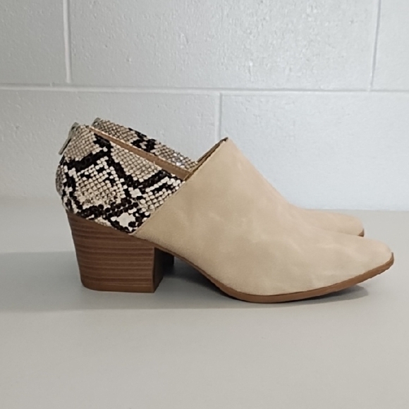 Katliu Shoes - Creamy Tan and Black Mules with Snake Print Accents Zip Back 2" Heel Shoes